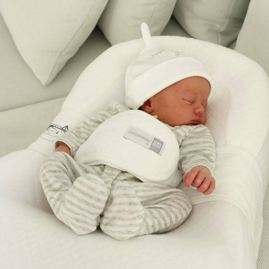 Ergonomiskais kokons Cocoonababy Red Castle , white - Beaba / Red Castle