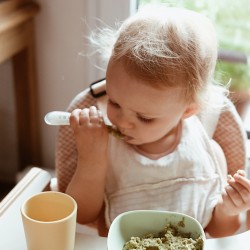 BEABA Silicone Spoon(8+ m.) Grey BEABA Silicone Spoon(8+ m.) Grey