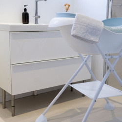 Beaba vannas un pārtinamā galdiņa statīvs (White) Beaba vannas un pārtinamā galdiņa statīvs (White)