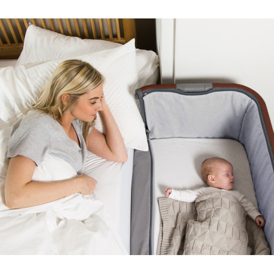Tutti Bambini mazuļu šūpulis pie gultas CoZee Luxe Walnut-Cream