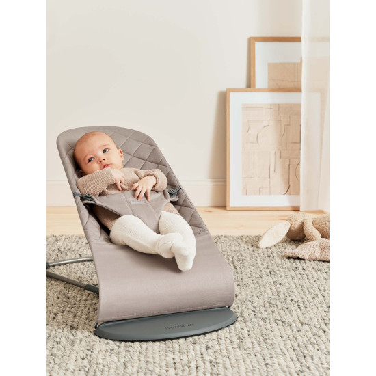BabyBjörn Bliss atpūtas krēsls Sand Grey Woven Classic Quilt