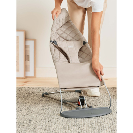 BabyBjörn Bliss atpūtas krēsls Sand Grey Woven Classic Quilt