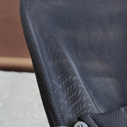 BabyBjörn Bliss atpūtas krēsls Anthracite mesh BabyBjörn Bliss atpūtas krēsls Anthracite mesh