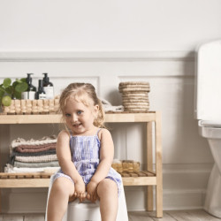 BabyBjörn Potty Chair with Backrest Deep Blue-White BabyBjörn Potty Chair with Backrest Deep Blue-White