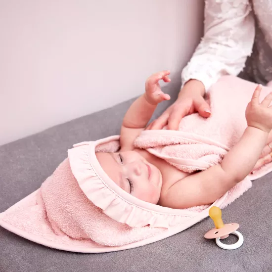 Meyco Baby dvielis ar kapuci terry Ruffle Soft Pink 80x80cm