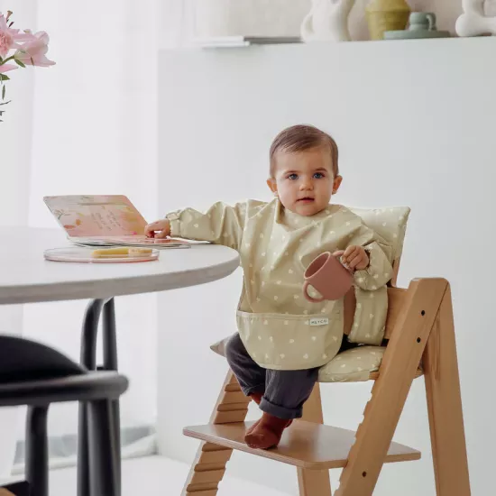 Meyco Baby Ūdensnecaurlaidīgs priekšautiņš ar piedurknēm Sweet Heart Sand/Soft Sand 4-18m