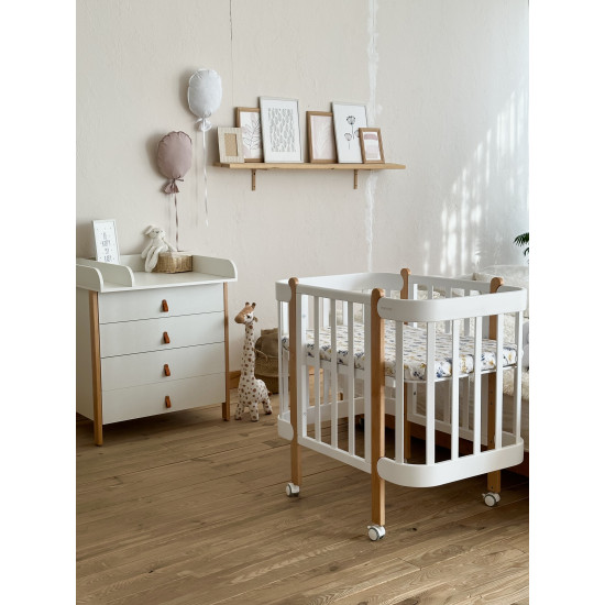 Mēbeļu komplekts: gulta Nika (White/Natural) + kumode Scandi White/Natural