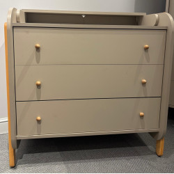 Ingvart Kumode ar Pārtinamo Galdiņu Nika Beige+Natural legs