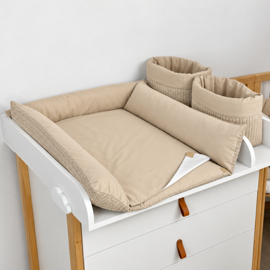 Ingvart Scandi pārtinamais matracītis ar 2 uzglabāšanas groziņiem, 60×70 cm – Sand