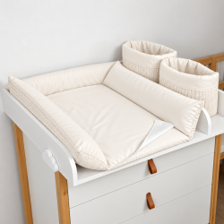 Ingvart Scandi pārtinamais matracītis ar 2 uzglabāšanas groziņiem, 60×70 cm – Milk / Braid