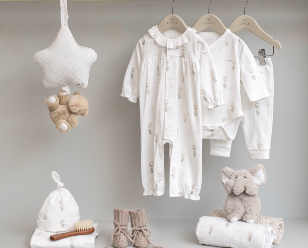 Bērnu apģērbi livly kombenizoni autiņi zeķes rapuļi